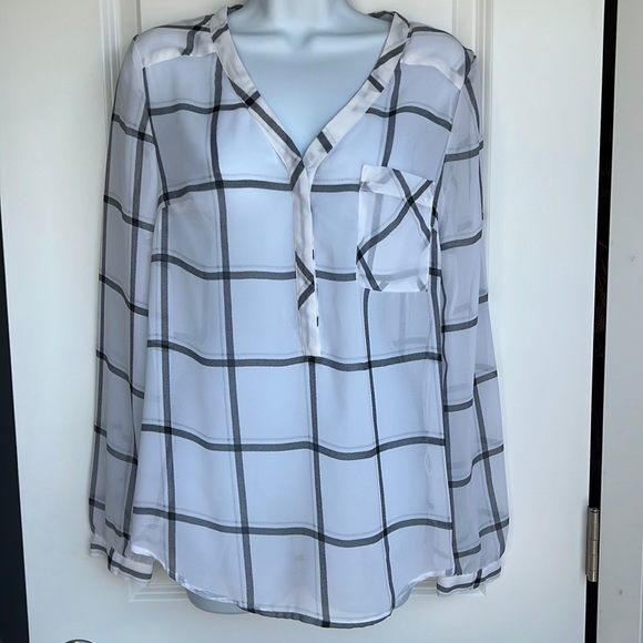 Merona Tops - EUC - Merona : Black White Plaid Lightweight Dress Blouse Top S Small